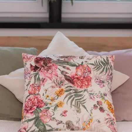 Modern & Bright With Parking And Balcony By Renters Apartamento Varsóvia