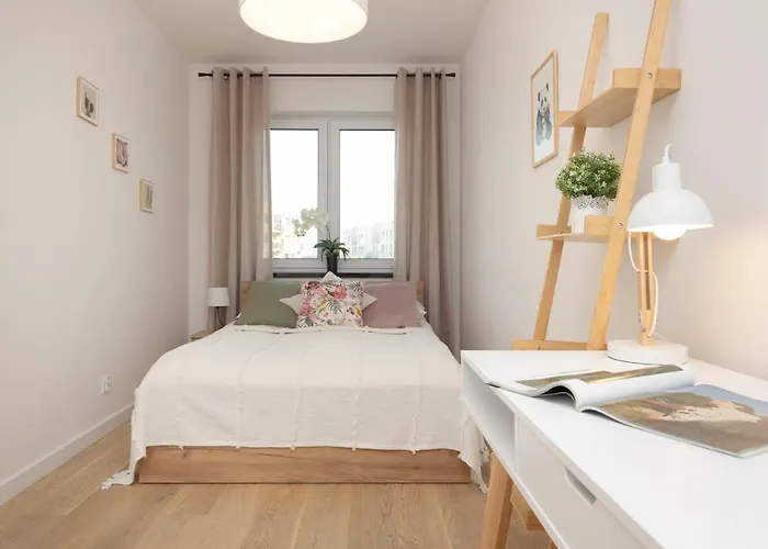 Lägenhet Modern & Bright With Parking And Balcony By Renters *