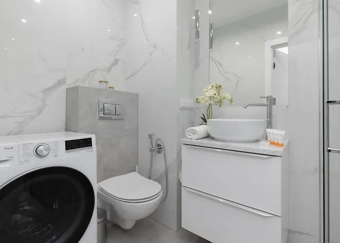 아파트 Modern & Bright With Parking And Balcony By Renters 바르샤바