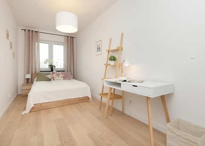 Lägenhet Modern & Bright With Parking And Balcony By Renters