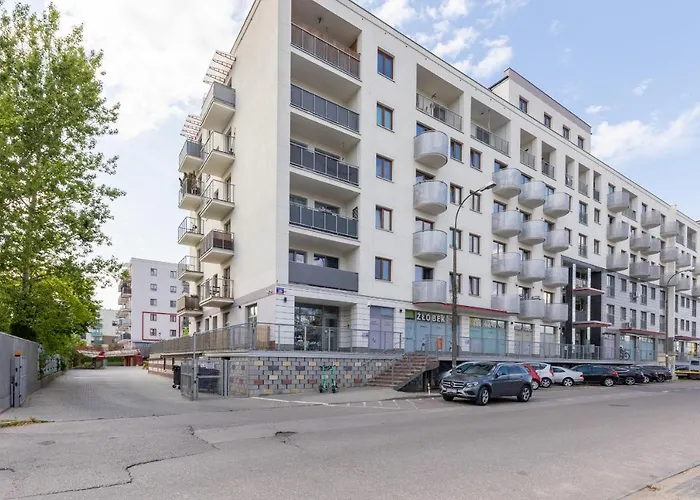 Lägenhet Modern & Bright With Parking And Balcony By Renters *