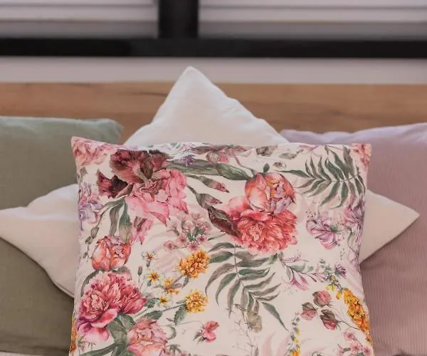 Modern & Bright With Parking And Balcony By Renters Lägenhet Warszawa