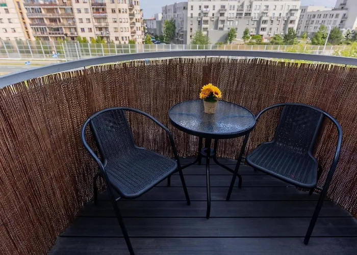 아파트 Modern & Bright With Parking And Balcony By Renters *