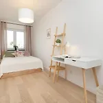 Apartment Modern & Bright With Parking And Balcony By Renters