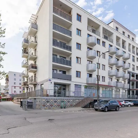 Apartment Modern & Bright With Parking And Balcony By Renters *
